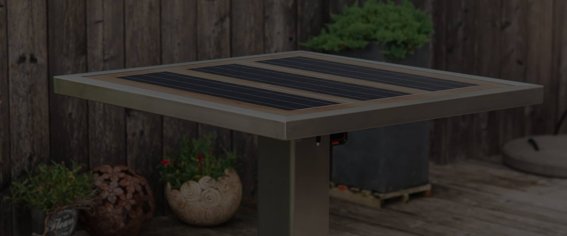 Elegante Solar-Aufladetische | Solarmöbel | Solarlösungen