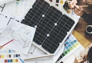 Planungspapiere und ein PV Modul